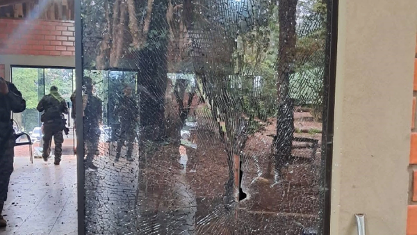 Jalil niega enfrentamiento entre Senad y policías, además dice que guardia se autodisparó - Noticiero Paraguay