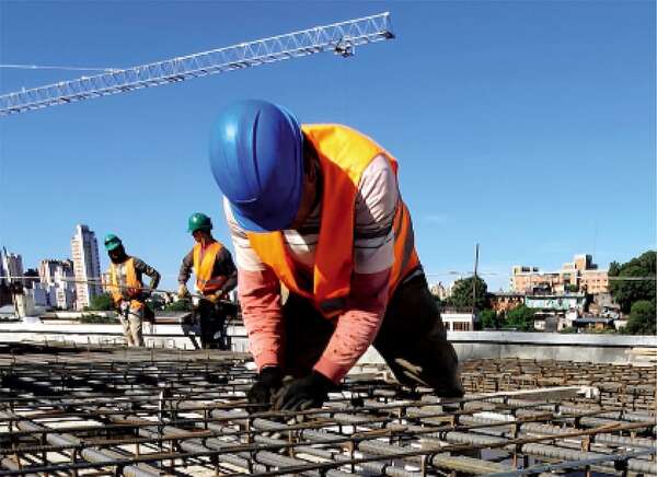 AUDIO: Plan de pago a constructoras: Gobierno anuncia desembolso de US$ 150 millones para mayo  - A La Gran 7-30 - ABC Color