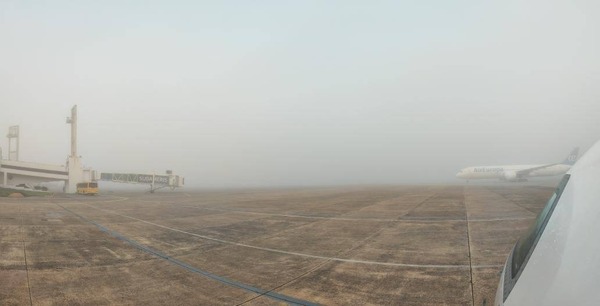 Vuelo no pudo aterrizar en el Silvio Pettirossi por la densa neblina