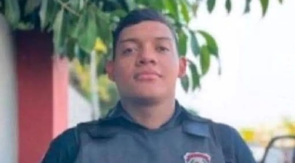 Accidente de moto deja un policía fallecido