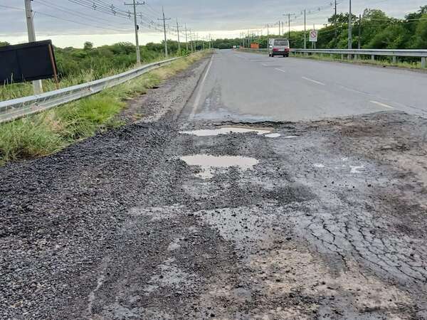 Cuestionan paralización de obras y grave deterioro en la ruta PY19 - Nacionales - ABC Color