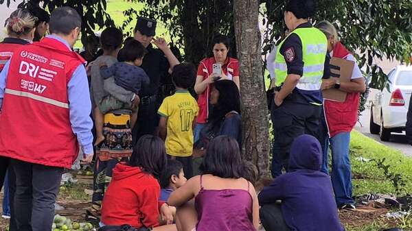 Encarnación: rescatan a 20 niños indígenas de la calle antes de visita presidencial - Nacionales - ABC Color