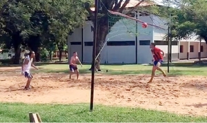 Popular / ¡Ya se estrenó el documental de Ronaldinho con su arresto en Paraguay!