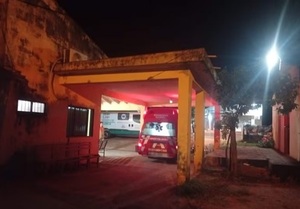 Sin chofer de ambulancia, bomberos trasladan a paciente con ACV
