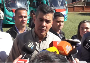 Santiago Peña considera que “no es justo” que el salario mínimo suba solo G. 61.000