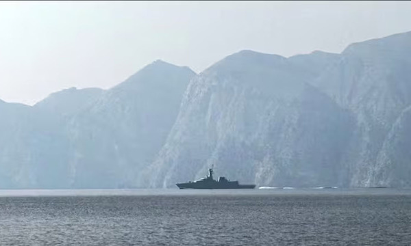 Irán anuncia la reapertura total del estrecho de Ormuz mientras sigue el alto al fuego - OviedoPress