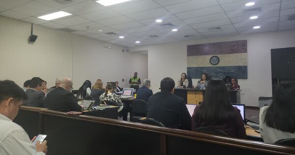 La Nación / Fiscalía pidió 12 años de cárcel para exfiscala acusada de extorsión y otros delitos