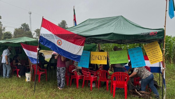 Un gallinero y sus malos olores dividen a vecinos de Bella Vista