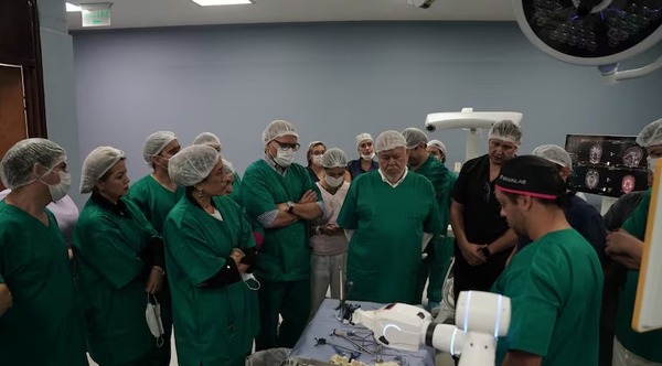 Hospital de Ingavi suma tecnología de neuronavegación para cirugías cerebrales - ADN Digital