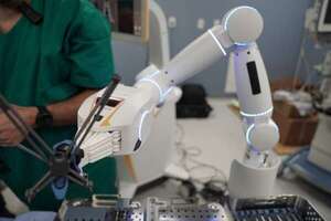 IPS estrena el primer neuronavegador del país ¿Para qué sirve el complejo equipo médico? - Nacionales - ABC Color