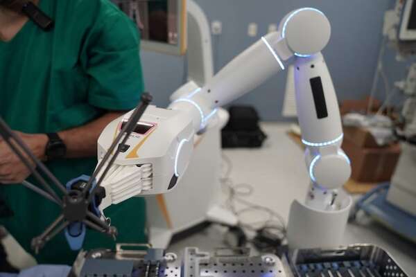 IPS estrena el primer neuronavegador del país ¿Para qué sirve el complejo equipo médico? - Nacionales - ABC Color