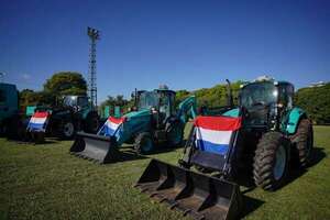 Entregan maquinarias a la ANDE tras inversión de más de G. 15.160 millones - Economía - ABC Color