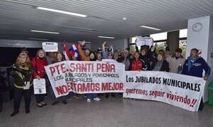 Intendentes ningunean ley de servicio civil y a los jubilados - Política - ABC Color