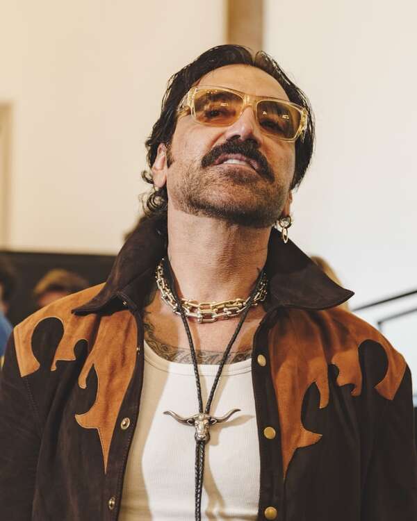 “El Potrillo” Alejandro Fernández incursiona en la moda  - Gente - ABC Color