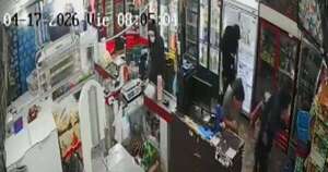 La Nación / Detienen a cuatro hombres y una mujer tras violentos asaltos a minimercados