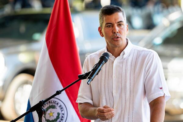 Peña considera "injusto" que el salario mínimo suba solo G. 61.000