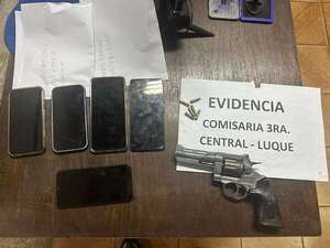 Luque: detienen a cuatro personas, entre ellos un adolescente buscado por homicidio - Policiales - ABC Color