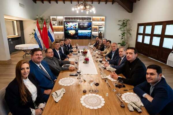 Hernán Rivas: Es demasiado incómodo para nosotros y no hay un punto de retorno según Maidana - Política - ABC Color