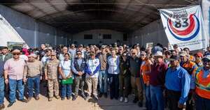 La Nación / En Pozo Hondo, Peña participa de asistencia de unos 100 médicos de la promoción 83 de la UNA