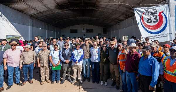 La Nación / En Pozo Hondo, Peña participa de asistencia de unos 100 médicos de la promoción 83 de la UNA