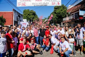 Camilo continúa agenda en barrios luego del encuentro con Acuña - ADN Digital