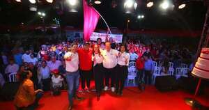 La Nación / Camilo Pérez da fuerte respaldo a la candidata a concejal, Karina Acuña