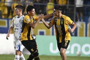 Guaraní y un triunfo agónico, de la mano de Gaspar Servio - Fútbol - ABC Color