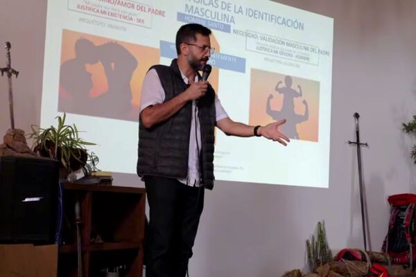 Un congreso en México para defender la "masculinidad" indigna a feministas