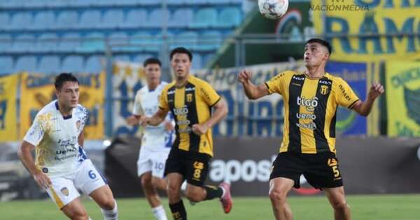 La Nación / Guaraní lo ganó en el final con un penal