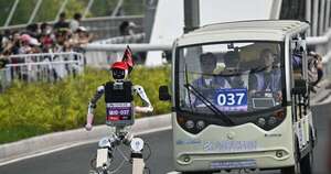 La Nación / Robots batieron en Pekín el récord mundial humano de medio maratón