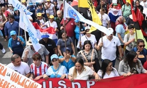 Docentes emplazan al IPS y dan 30 días para mejorar atención o irán a paro total - OviedoPress