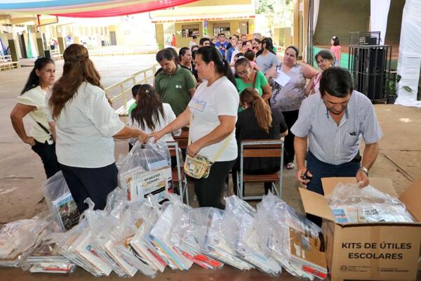Paraguay: clases avanzan y kits aún no llegan, crecen críticas al MEC