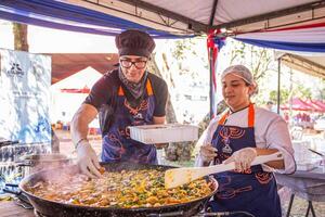 Hoy se realiza la Comilona de Teletón en Alto Paraná con más de 60 stands y miles de platos - ADN Digital