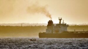 ¿Qué son las 'flotas fantasmas' y qué importancia tienen en la guerra en Irán?