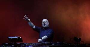 La Nación / Papa Francisco fue homenajeado por el cura DJ en masiva “rave” en Buenos Aires