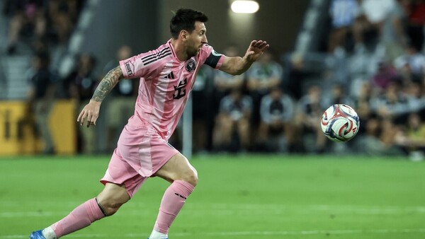 Messi regala una victoria a Hoyos en su estreno en el banquillo