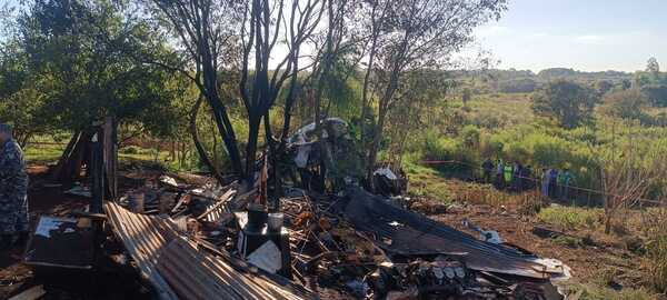 Peritajes buscarán determinar qué provocó la caída de la avioneta en Alto Paraná - ADN Digital