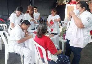 Precandidato a concejal de Fernando utiliza a médicos del Materno Infantil para hacer proselitismo  - Política - ABC Color