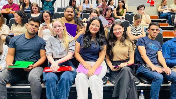 Médicos extranjeros en jaque: diez ya fueron descontratados por no tener nacionalidad paraguaya - Nacionales - ABC Color