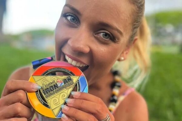 Triatleta brasileña perdió la vida en plena prueba de natación