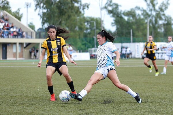 Libertad y Guarani empatan en un luchado partido