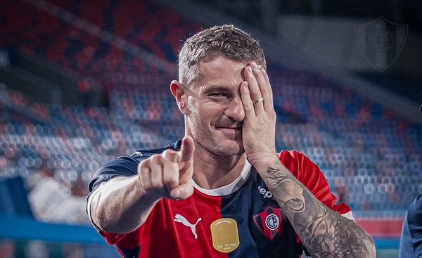 Pablo Vegetti calienta el Superclásico con una publicación en Instagram