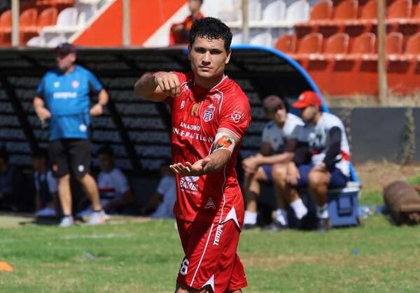El Rojo mallorquino pasa al frente - Fútbol de Intermedia - ABC Color