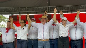 Alberto Casasnovas lanza su candidatura en Paso Horqueta con multitudinario respaldo - Concepción al Día