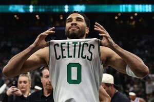Los Celtics arrollan a los 76ers en el arranque de su serie  - Polideportivo - ABC Color
