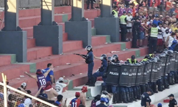 Vergüenza una vez más, violencia obliga a suspender el superclásico del fútbol paraguayo - OviedoPress