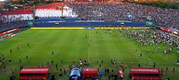 Ganaron los violentos: se suspendió el Olimpia-Cerro por incidentes