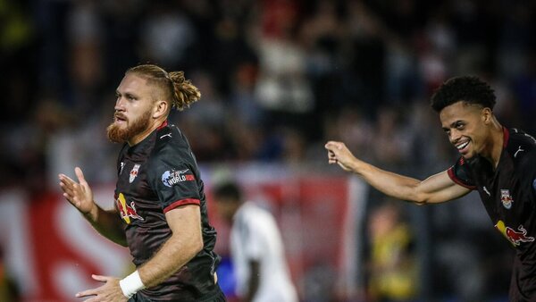 Triplete de Isidro Pitta en Brasil