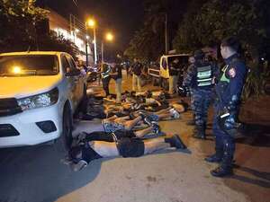 Ataque de barras de Olimpia deja a un policía herido en Fernando de la Mora - Policiales - ABC Color