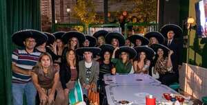 Fans de Luis Miguel en Paraguay celebraron sus 56 años  - Nacionales - ABC Color